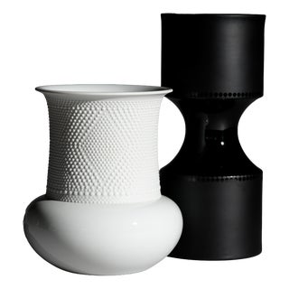 Vintage Black and White Porcelain Vases by Tapio Wirkkala for Rosenthal Studio-Line, 1980s, Set of 2 For Sale