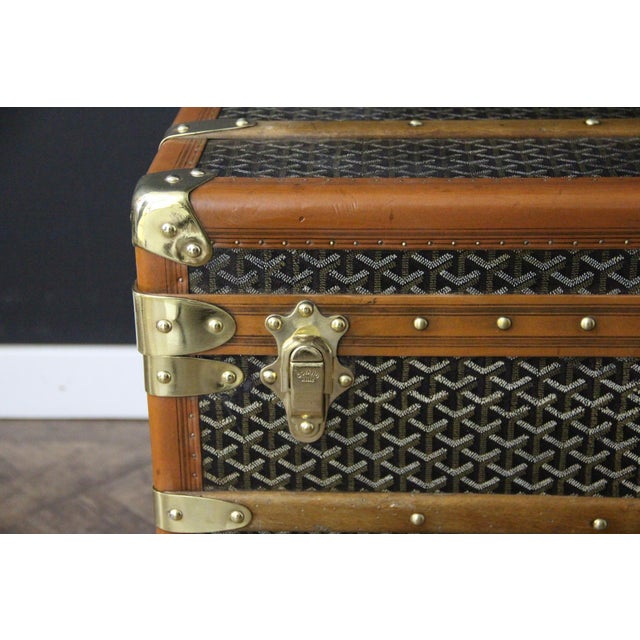 Vintage Herringbone Canvas Trunk from Goyard, 1920s For Sale - Image 16 of 18