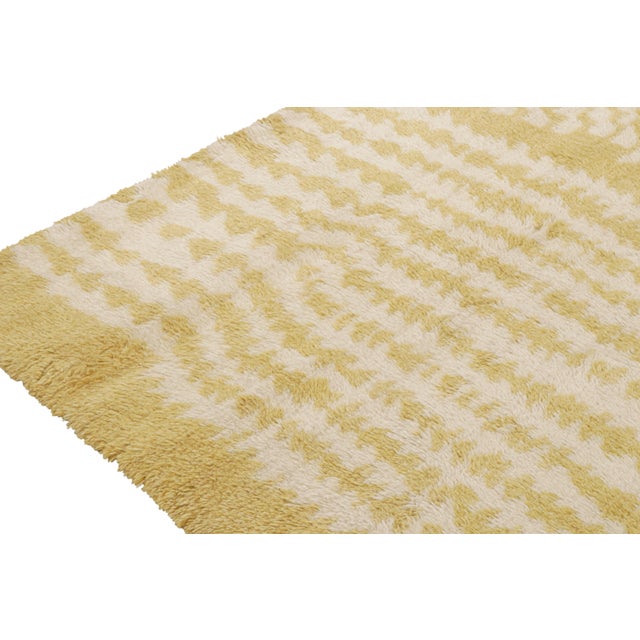 Rug & Kilim’s Moroccan Style Rug in Gold & White Geometric Pattern, High Pile For Sale In New York - Image 6 of 7