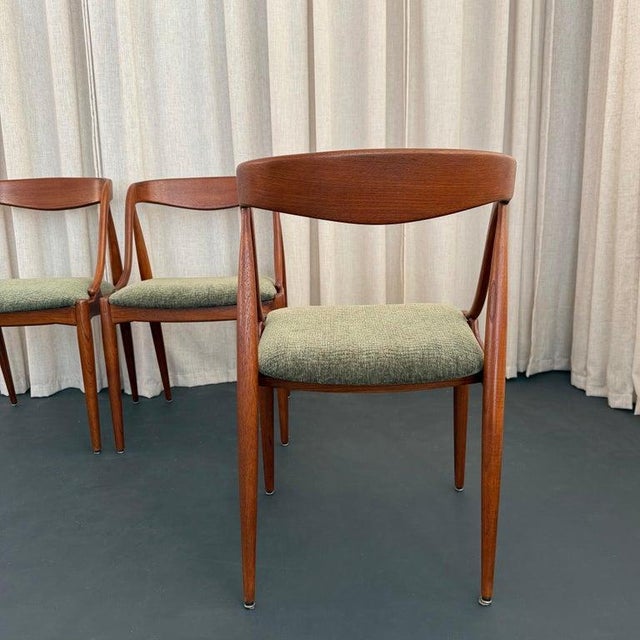 Brown 1960s Scandinavian Modern Teak Dining Chairs by Johannes Andersen For Sale - Image 8 of 8