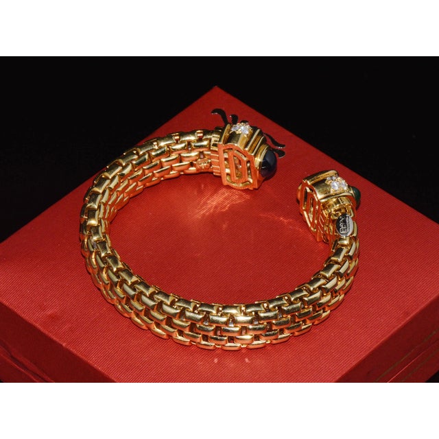Vintage Fope Flex’it Natural 5.20ct Diamond Sapphire Emerald 18k Gold Open Cuff Bracelet For Sale - Image 10 of 14