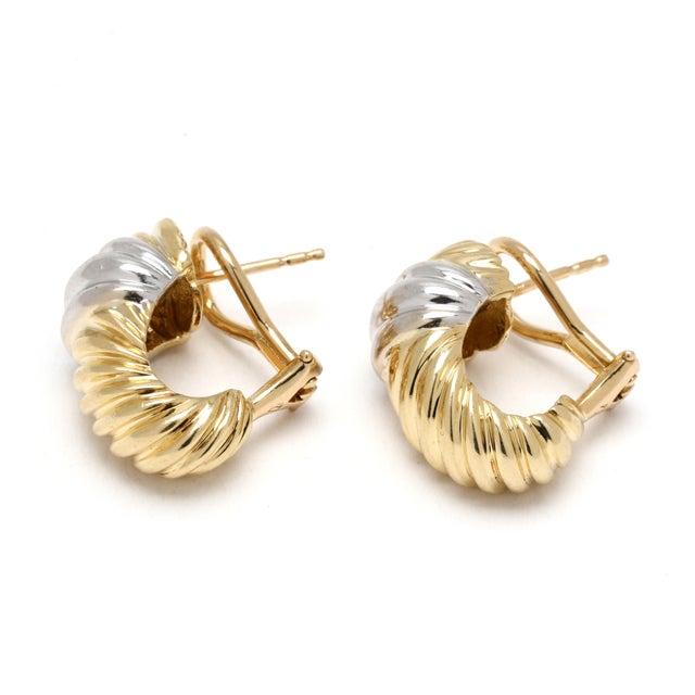 Length: 19.4 mm Width: 10.7 mm Weight: 9.3 dwts / 14.4 grams SKU: E3891 A Couple Of Things to Note: * This is a vintage...