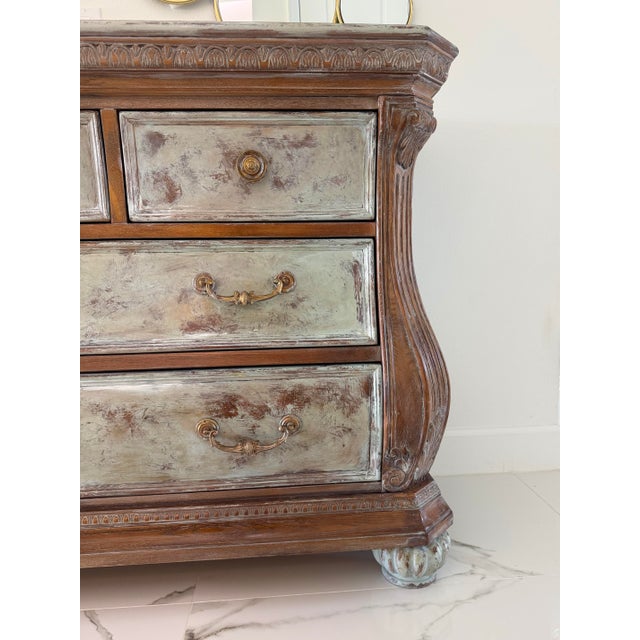 This piece is manufactured by Lane Furniture, a well-known American brand celebrated for durable construction and timeless...