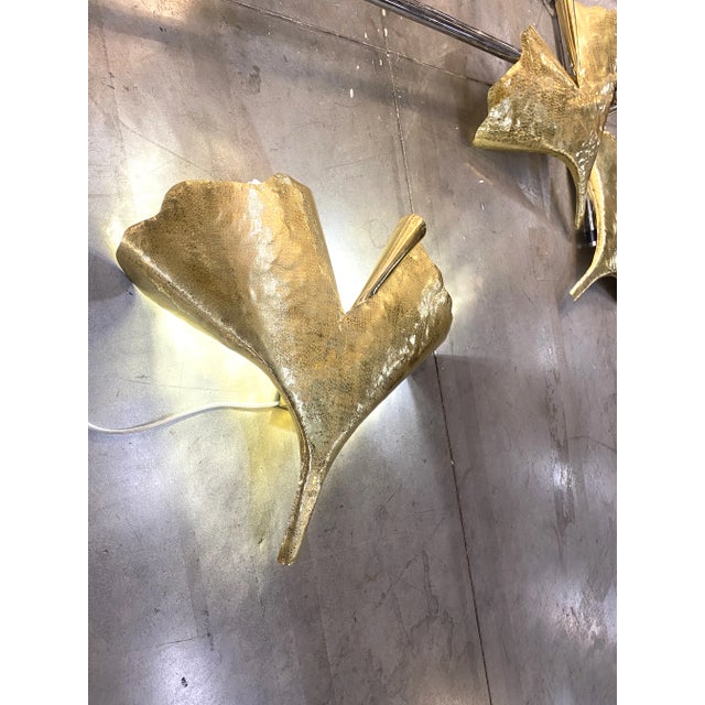 Mid-Century Modern Set of 2 Contemporary Italian Brass Leaf Wall Sconce by Simoeng For Sale - Image 3 of 6
