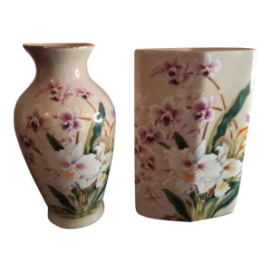 Vintage Hand-Painted Japanese Toyo Porcelain Decorative Vases- Set of 2