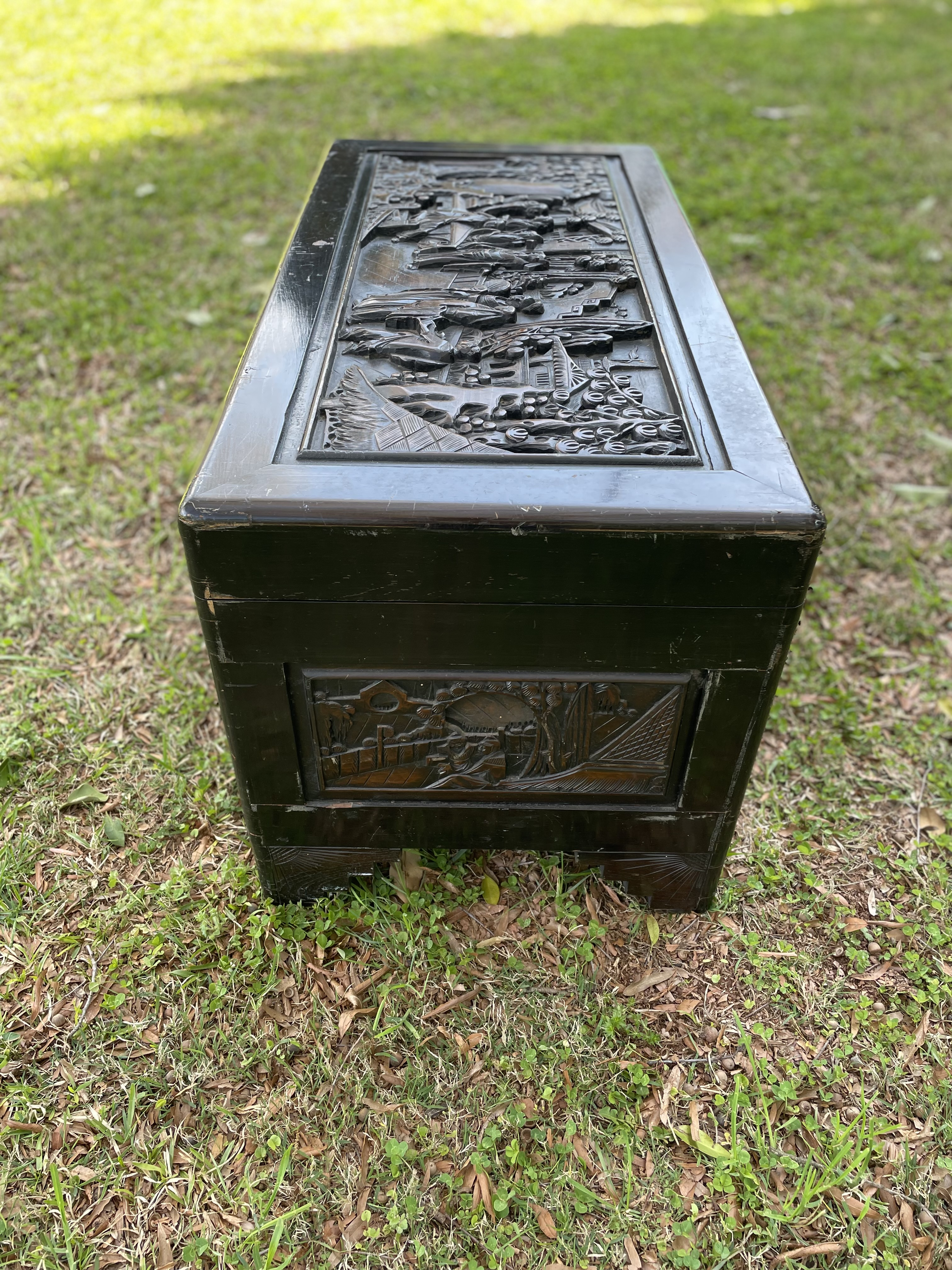 1980s Vintage Majestic Co. Carved Wooden Chinoiserie Trunk/Chest