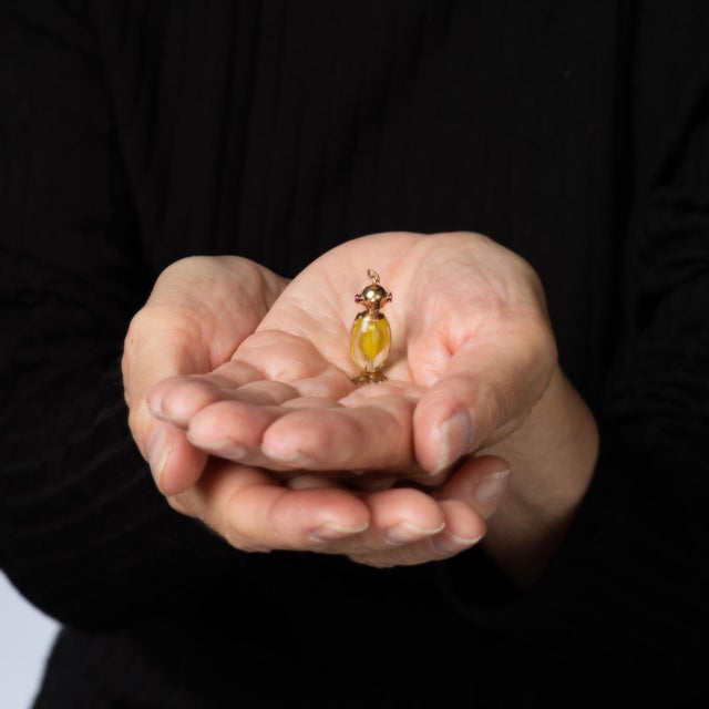 Metal 70s Vintage Penguin Pendant 14k Yellow Gold Charm Estate Bird Jewelry For Sale - Image 7 of 7