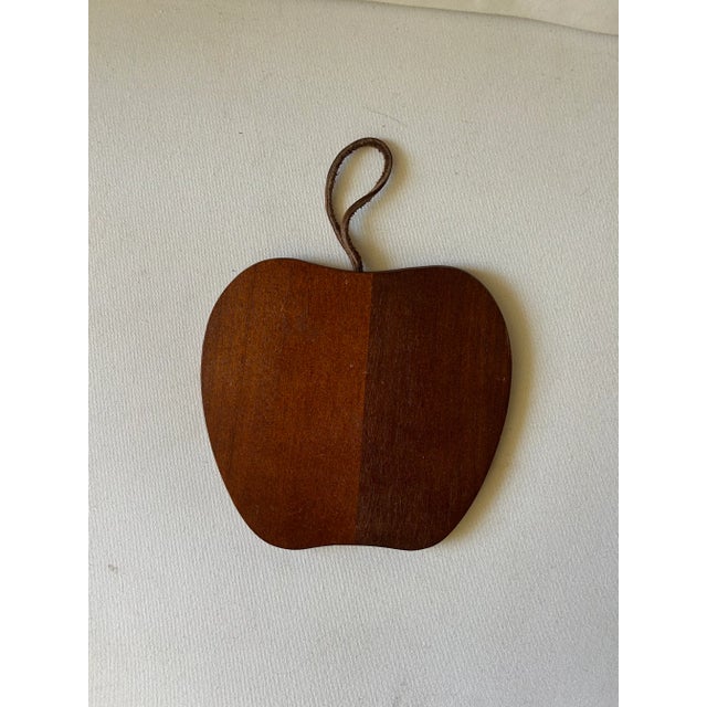 American Vintage Americana Red Rooster Farmhouse Chic Decorative Wall Plate Curation- Group of 3 For Sale - Image 3 of 7