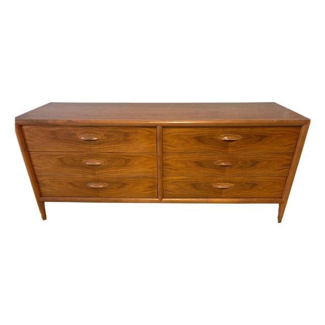 1960s Freshly Refinished Widdicomb Mid-Century Modern 6-Drawer Walnut Dresser – MCM Beauty! For Sale