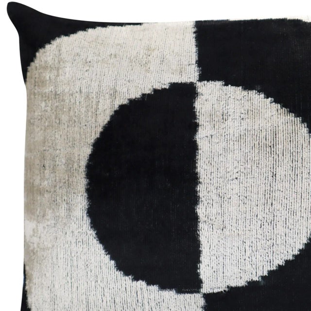 Contemporary Black & White Velvet Throw Pillow & Down Insert For Sale In San Francisco - Image 6 of 11