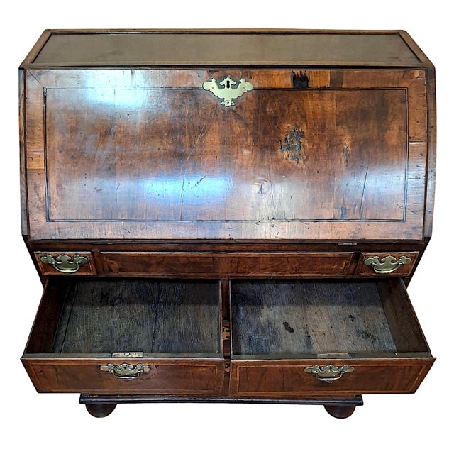 Early 18th-Century Queen Anne/Georgian Walnut Slant-Front Bureau-Desk For Sale - Image 14 of 16