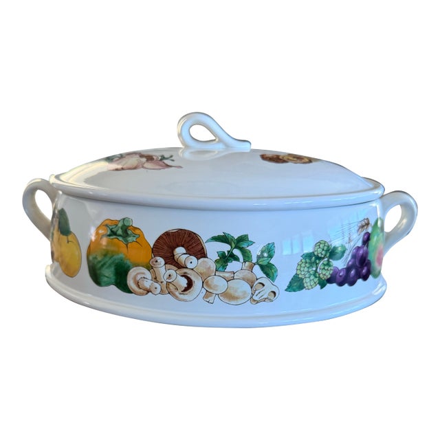 Vintage Wedgwood Covered Casserole Dish For Sale