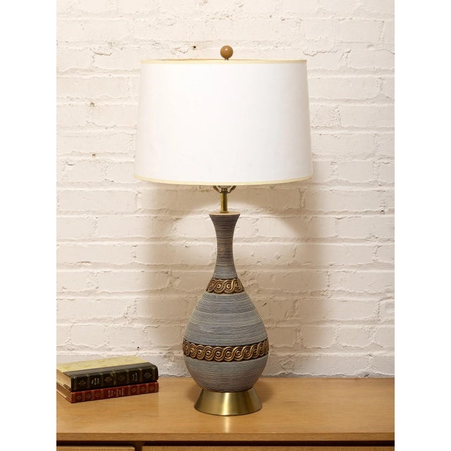 Mid 20th Century Mid 20th Century Ribbed Gourd Mid Century Table Lamp With Brass Base and White Drum Shade For Sale - Image 5 of 7