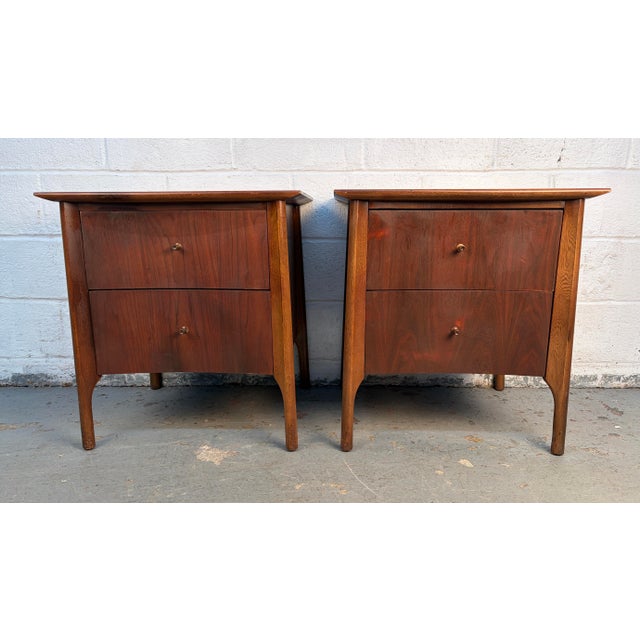 Mid-Century Modern Pair of Mid 20th Century Curved Front Nightstands For Sale - Image 3 of 13