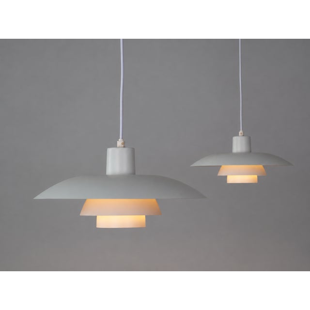 Vintage Danish PH 4/3 Hanging Lamps by Poul Henningsen for Louis Poulsen, 1966, Set of 2 For Sale - Image 12 of 12
