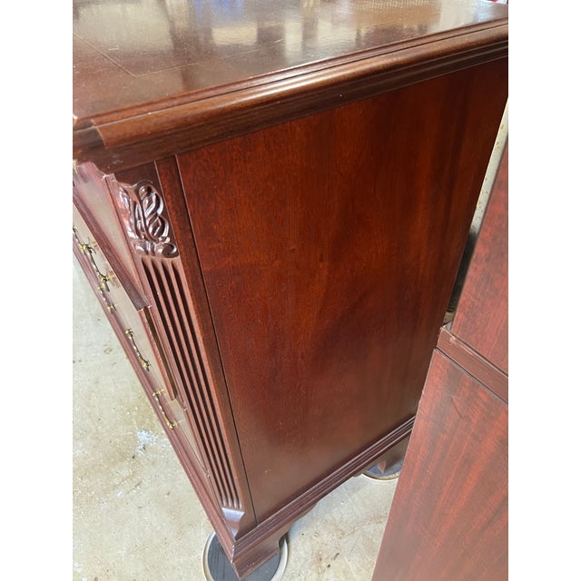 Wood Ethan Allen 18th Century Mahogany Dresser For Sale - Image 7 of 16