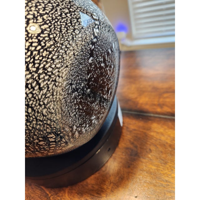 ​Vintage Murano Archimede Seguso "Polvere D'Argento" Amethyst & Silver Dust Glass Vase For Sale In Dallas - Image 6 of 7