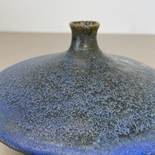Abstract Ceramic Studio Pottery UFO Vase by Gerhard Liebenthron, 1968 For Sale - Image 12 of 18