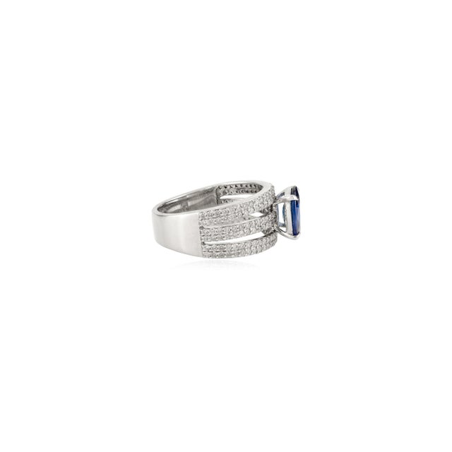 18k Gold Art Deco Solitaire Blue Sapphire & Diamond Cocktail Band Ring Size 6.5 For Sale In New York - Image 6 of 12