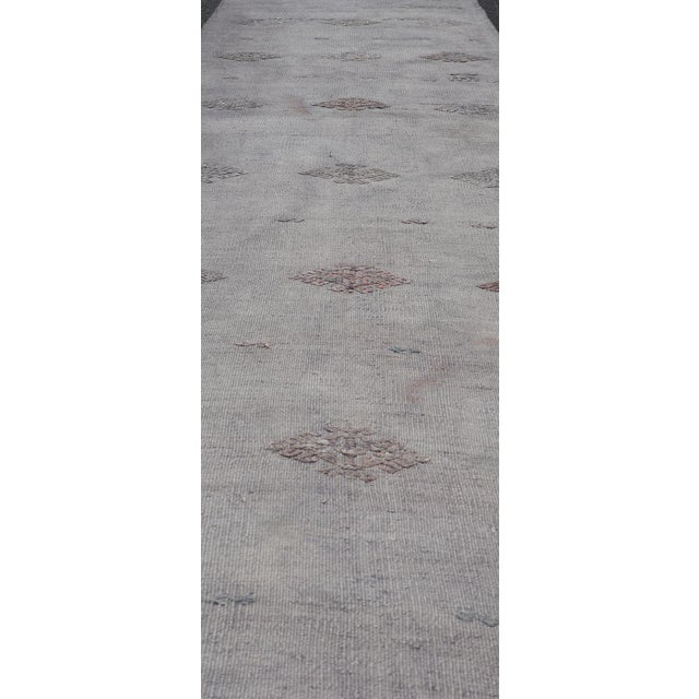 Early 20th Century Vintage Turkish Kilim Runner With Subtle Geometric Patterns and Soft Pastel Tones For Sale - Image 5 of 10