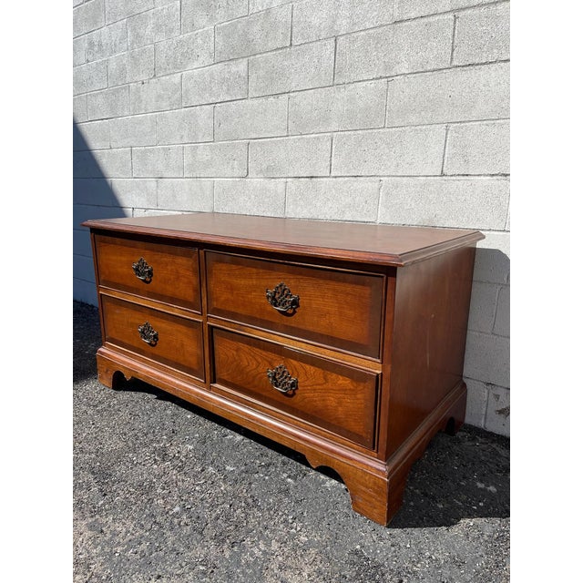 American of Martinsville Vintage Console Media Cabinet Wood Entry Bench Mid Century Modern Storage For Sale - Image 4 of 10