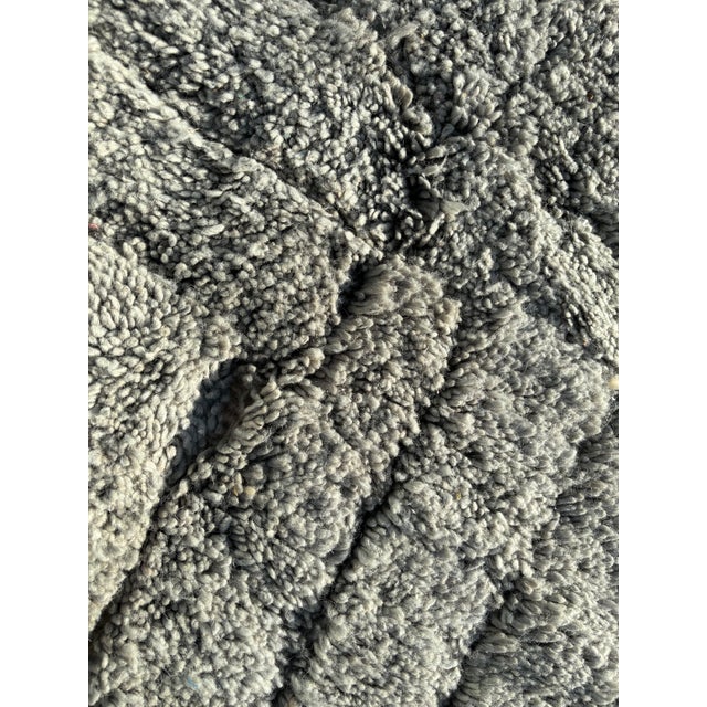 Mid-Century Modern Luxury Moroccan Mrirt Wool Rug – Handwoven High-Pile Berber Rug For Sale - Image 3 of 8