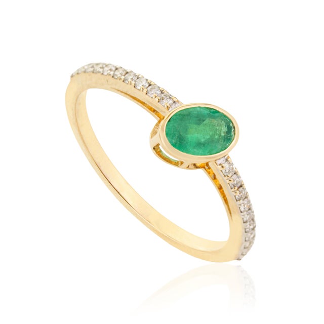 Bezel Set Emerald & Diamond East-West Ring in 14k Yellow Gold Size 5.5 For Sale - Image 4 of 14
