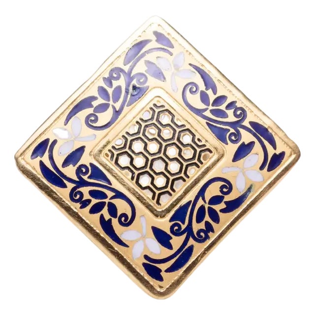 18k Gold and Enamel Signet Ring, Size 6 For Sale