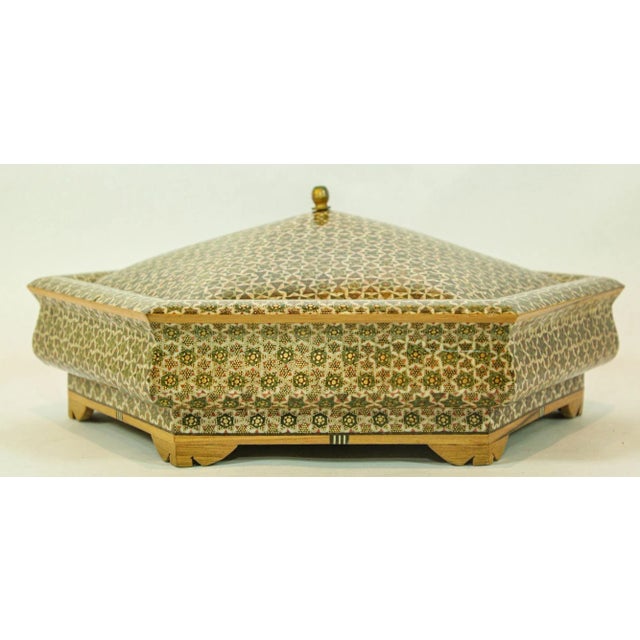 Large Anglo Indian Mosaic Inlaid Jewelry Hexagonal Box 1950s For Sale In Palm Springs - Image 6 of 12