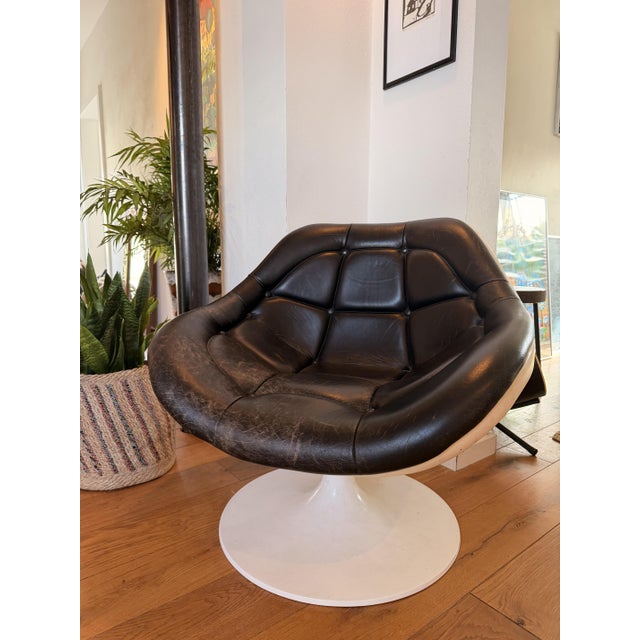 Metal Italian Space Age Fiberglass and Leather Lounge Chair, 1970s For Sale - Image 7 of 11
