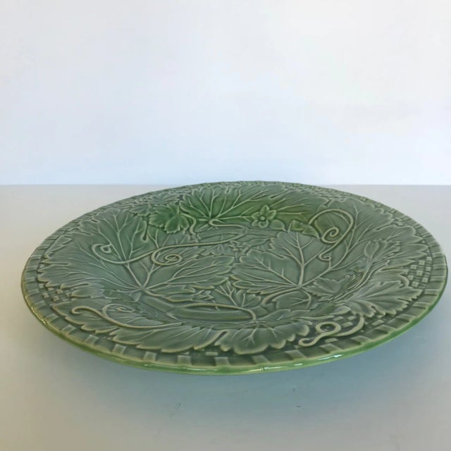 Traditional Vintage Bordallo Pinheiro Green Ceramic Serving Plate For Sale - Image 3 of 7