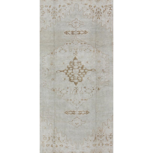 Mid 20th Century Vintage Turkish Oushak Rug With Large Central Medallion in Neutral Tones For Sale - Image 5 of 8