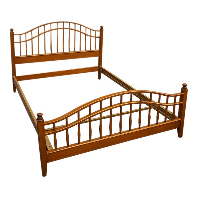 Vintage Ethan Allen Solid Wood Spindle Sleigh Bed Frame – Queen, Classic Colonial Style For Sale
