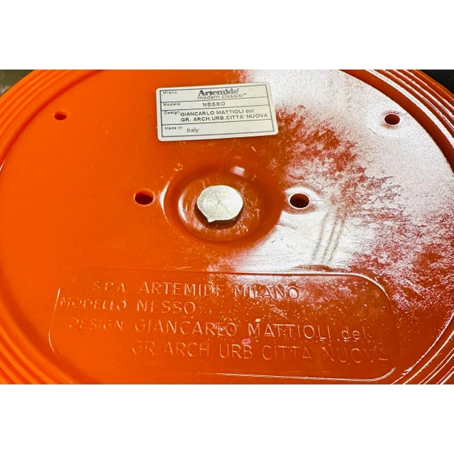 Plastic 1970s Orange Nesso Table Lamp by Giancarlo Mattioli for Artemide - a Pair For Sale - Image 7 of 7