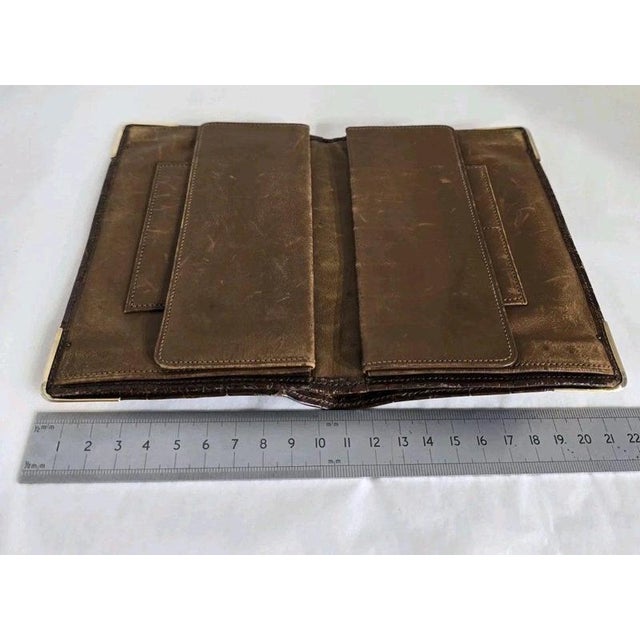 Antique Early 20th Century Crocodile Skin & 9ct Gold Gentlemans Wallet For Sale - Image 18 of 18