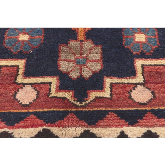 Early 20th Century Antique Persian Shiraz Rug - 04'11 X 09'00 For Sale - Image 5 of 9