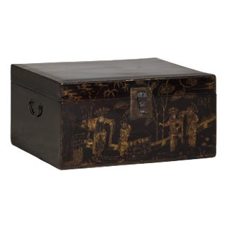 Early 20th Century Hand-Painted Black and Gold Lacquer Trunk with Court Scene, Late Qing Dynasty For Sale