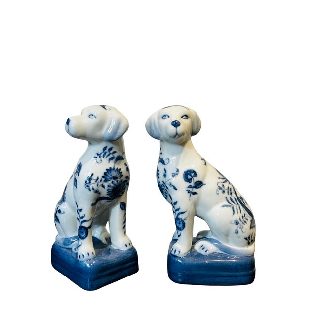 Pair Vintage Wong Lee Blue & White Porcelain Staffordshire Dog Figurines – Wl 1895 Hand-Painted Floral Mantel Dogs Bookends For Sale - Image 11 of 14