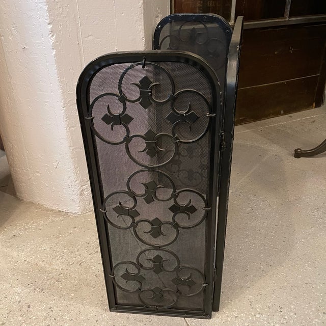 Black Mid 20th Century Hollywood Regency Scrolled Iron and Mesh Trifold Fireplace Screen For Sale - Image 8 of 10
