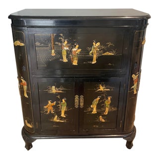 1960s Mid Century Vintage Chinoiserie Claw Foot Drinking Bar Cabinet For Sale