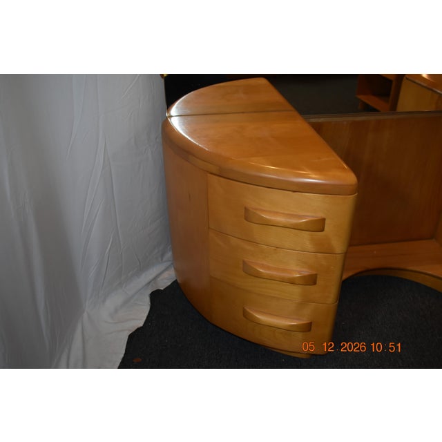 American 1950s Heyward Wakefield - Sculputra Line Vanity For Sale - Image 3 of 4