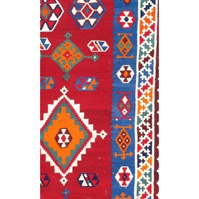 Traditional 1950s Antique Shiraz Kilim Rug For Sale - Image 3 of 5