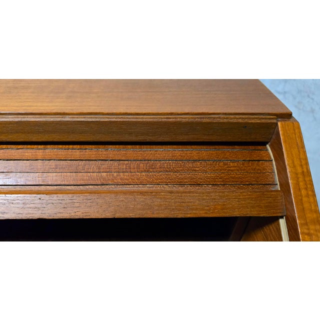 Modern Teak Secretaire Desk by Fratelli Proserpio, Italy, 1960 For Sale - Image 4 of 11