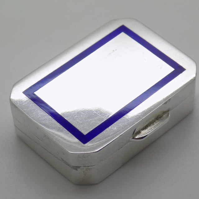 A refined vintage rectangular trinket box, handcrafted in Italy during the 1970s/1980s in genuine Continental Silver...