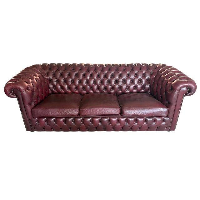 Chesterfield Sofas in Purple Leather, 1980, Set of 3 For Sale - Image 6 of 10