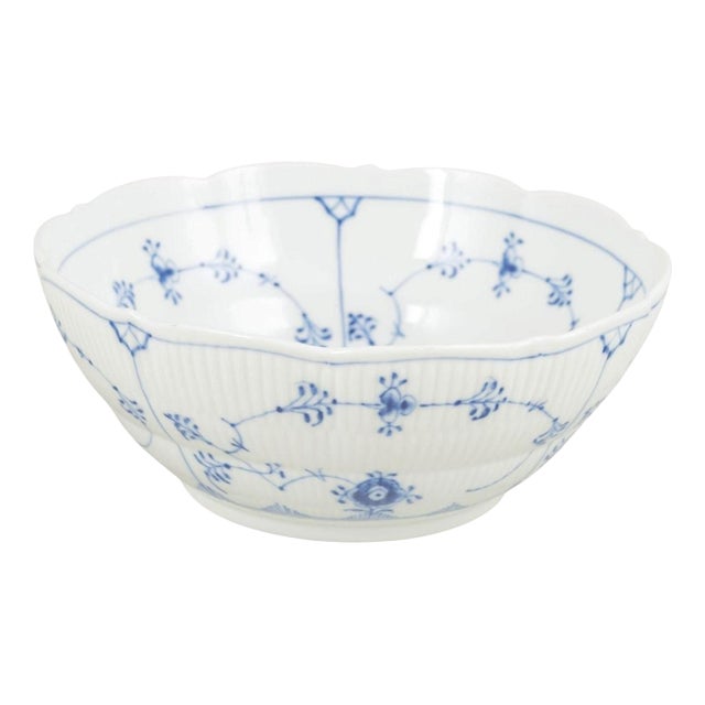 Porcelain Bowl in Blue Fluted Plain Pattern from Royal Copenhagen, 1963 For Sale