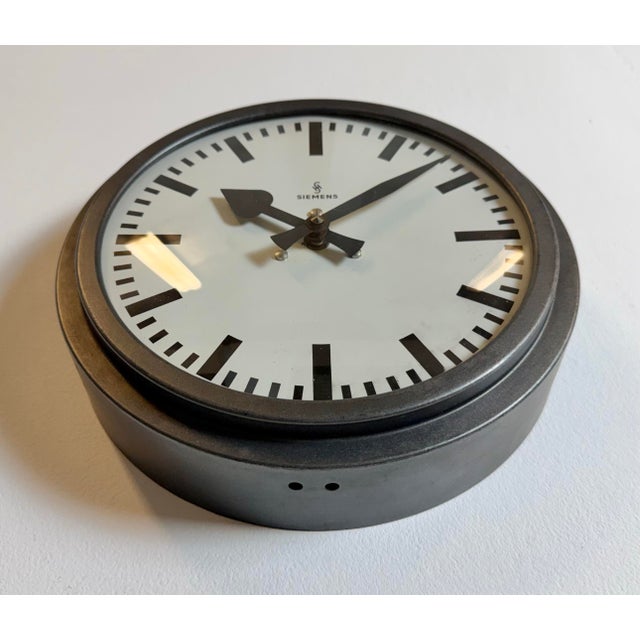 Black Industrial Factory Wall Clock from Siemens, 1950s For Sale - Image 6 of 17
