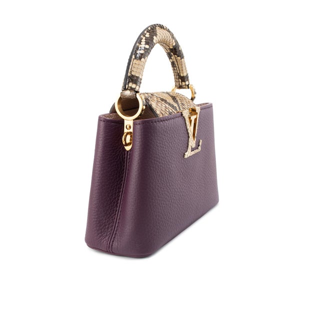 Brand: Louis Vuitton Gender: Ladies Length: 7.75 mm Height: 5.5 inches Width: 3.00 inches Depth: 3.00 inches Weight:...