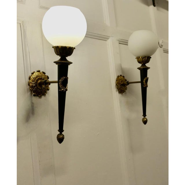 Metal French Ormolu Wall Lights, 1960s, Set of 2 For Sale - Image 7 of 9