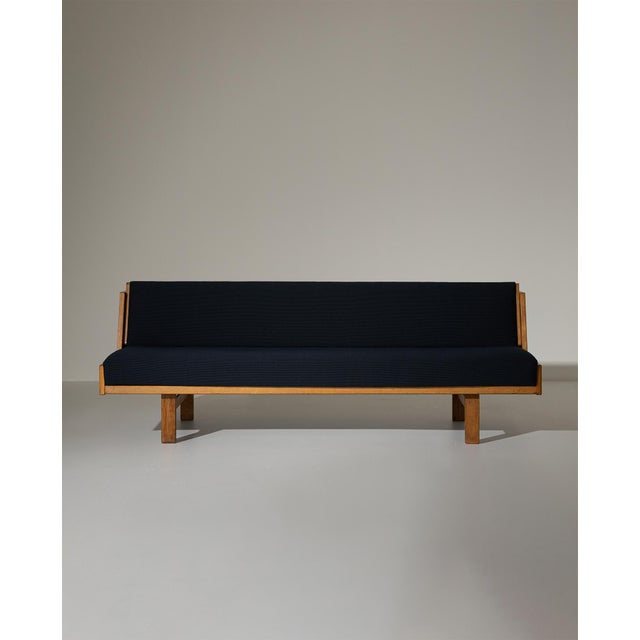GE258 Sofa Bed by Hans J. Wegner for Getama, 1950s, in Very Good conditions. Designed 1950 to 1959 I have official proof...